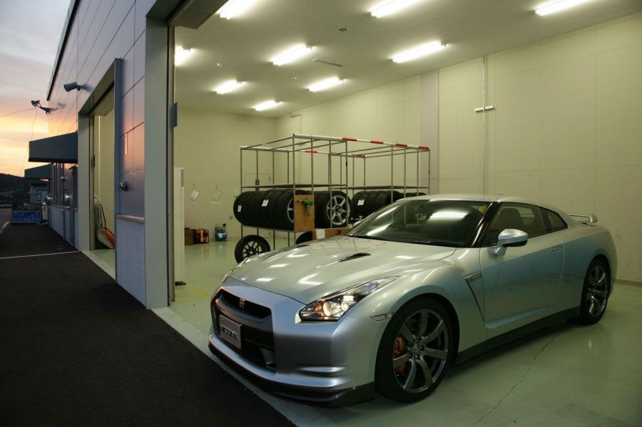  Nissan GT-R 2008 года  (US) (фото 37 из 52)
